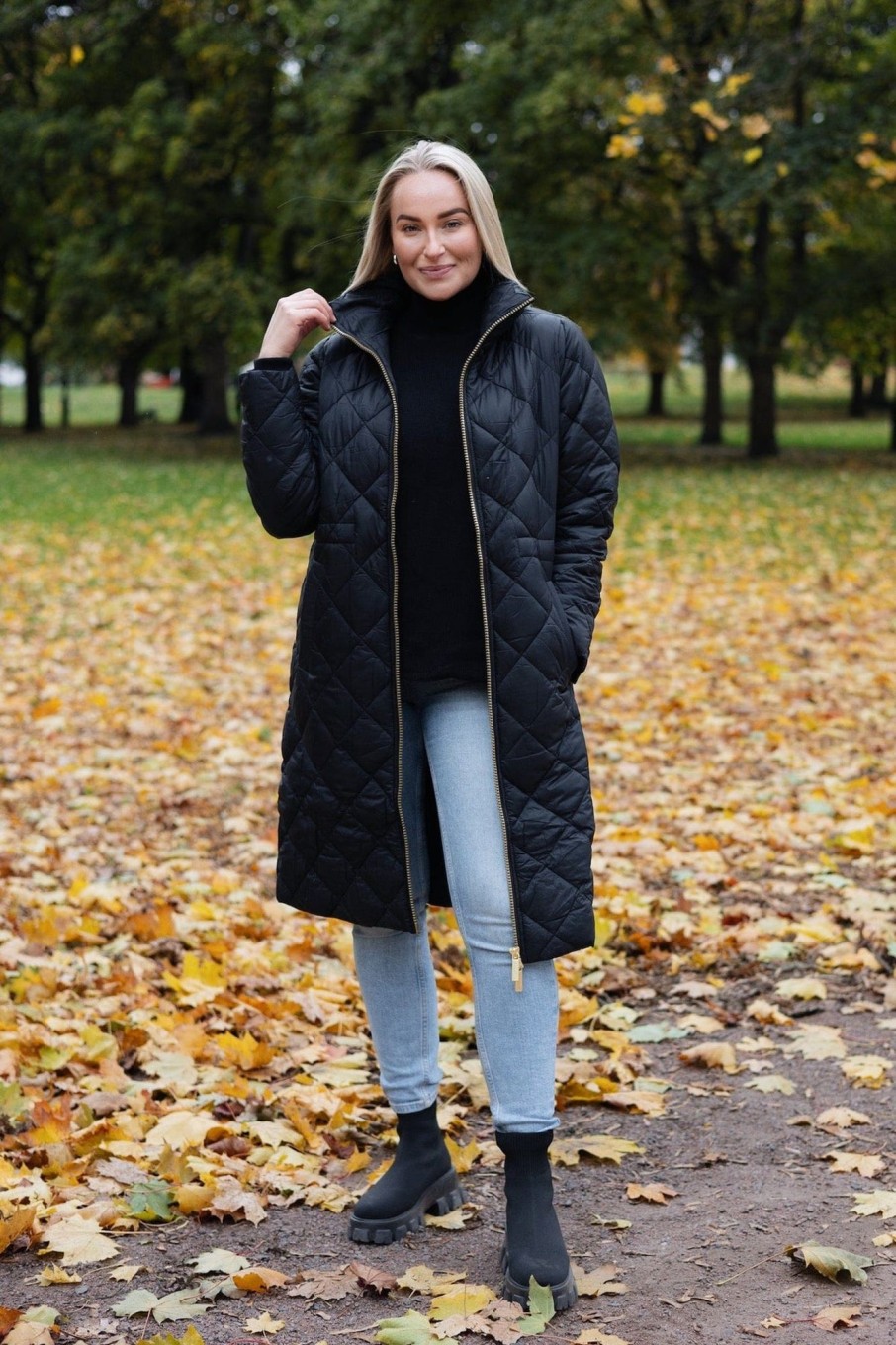 Klaer Part Two | Chea Outerwear Black