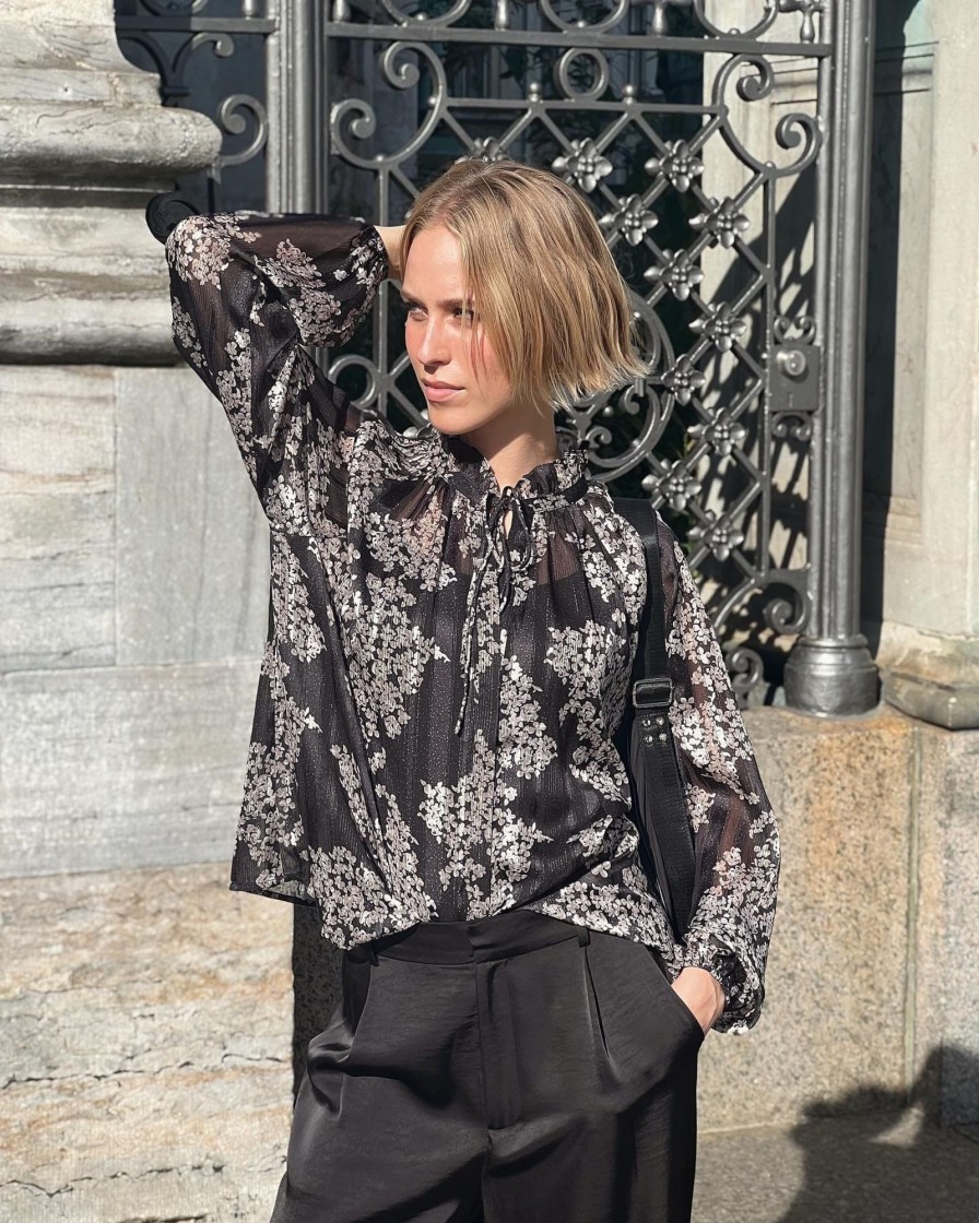 Klaer Neo Noir | Cobie Elderflower Blouse Black